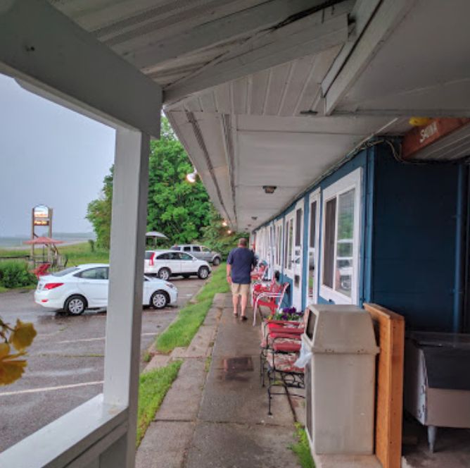 Carlas Restaurant, Motel, and Cozy Inn - From Web Listing (newer photo)